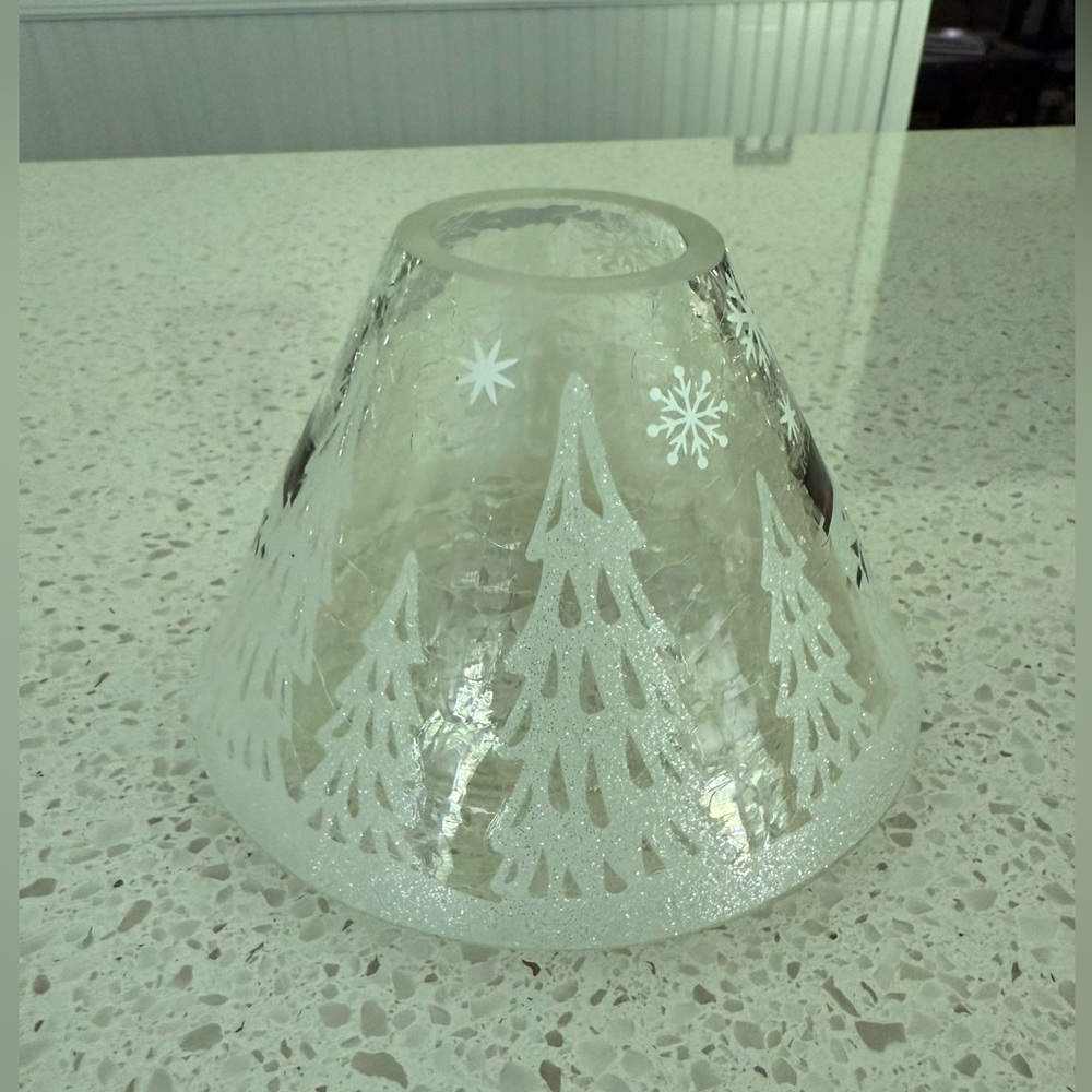Yankee Candle Jackson Frost Snowman Holiday Candle Shade - Picture 2 of 3